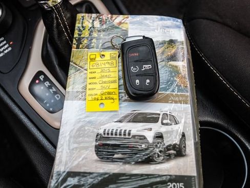 Used 2015 Jeep Cherokee Latitude w/ Comfort/Convenience Group AWD/4WD image 71