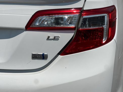 Used 2014 Toyota Camry LE FWD image 24