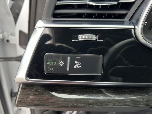 Used 2025 Audi Q7 3.0T Prestige w/ Prestige Package image 36