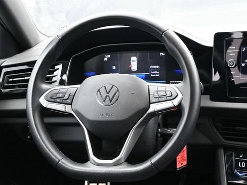 Used 2025 Volkswagen Jetta Sport FWD image 9