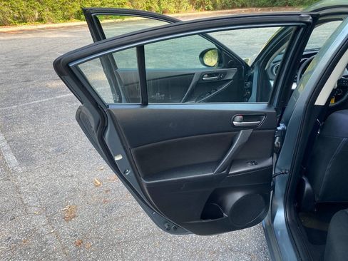 Used 2013 MAZDA MAZDA3 i Touring FWD image 32