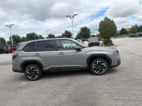 Used 2025 Subaru Forester Limited AWD/4WD image 14