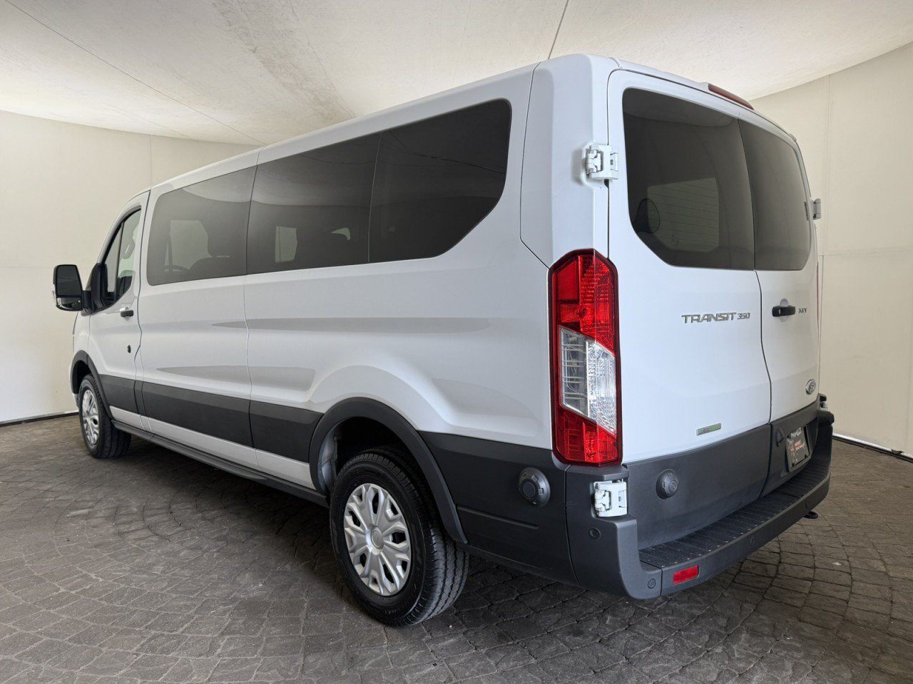 Used 2024 Ford Transit 350 XLT RWD image 5