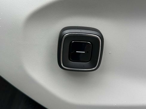 New 2025 Volvo EX90 Ultra w/ Protection Package Premier image 22