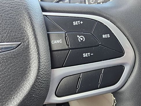 Used 2023 Chrysler Voyager LX FWD image 28