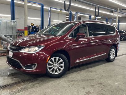 Used 2018 Chrysler Pacifica Touring-L w/ Advanced Safetytec Group