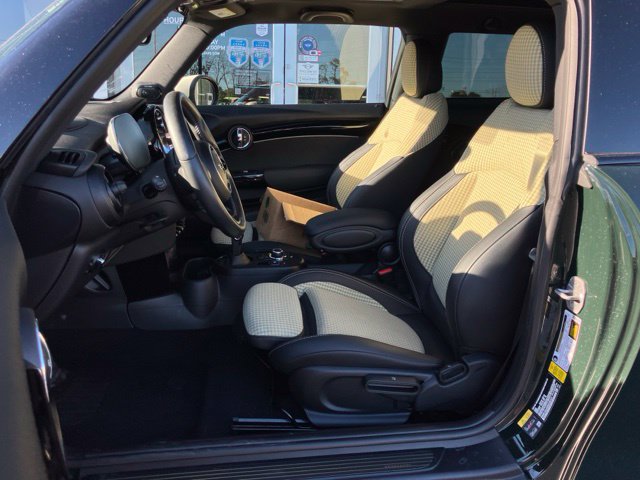Certified 2024 MINI Cooper SE w/ MINI Resolute Edition FWD image 2