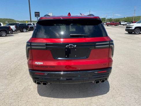 Used 2024 Chevrolet Traverse RS w/ LPO, Floor Liner Package AWD/4WD image 5