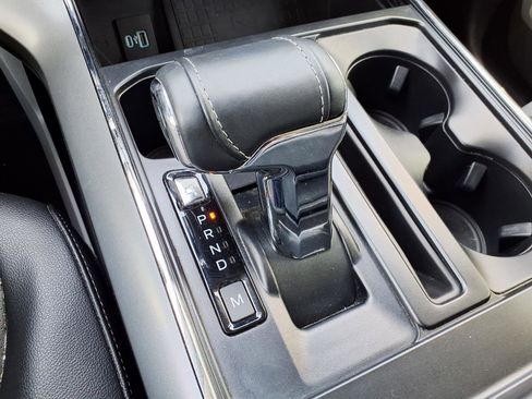 Used 2022 Ford F150 Lariat w/ Equipment Group 502A High image 25