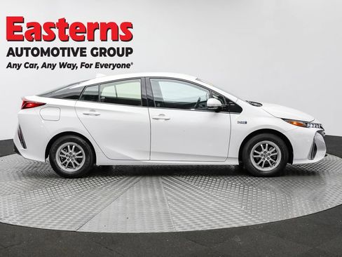 Used 2018 Toyota Prius Prime Plus image 4