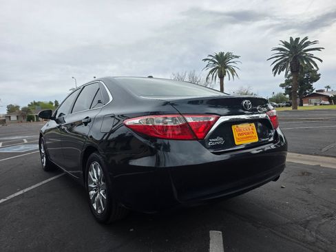 Used 2017 Toyota Camry XLE image 10