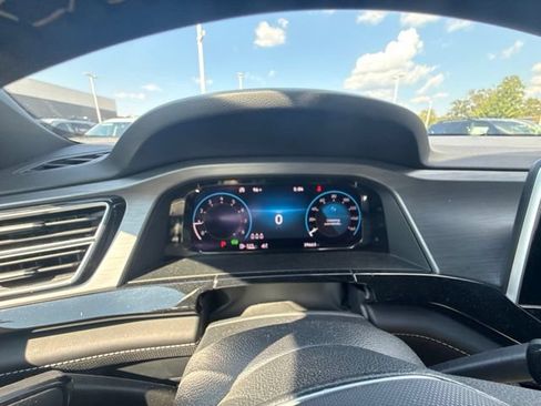 Used 2025 Volkswagen Atlas Cross Sport SE FWD image 20