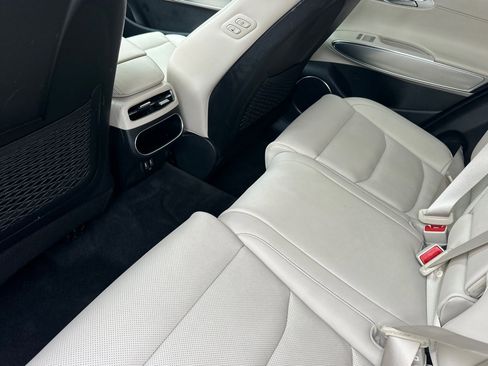 Used 2023 Genesis GV70 2.5T w/ Select Package image 26