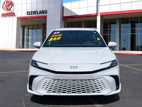 Used 2025 Toyota Camry XSE AWD/4WD image 3