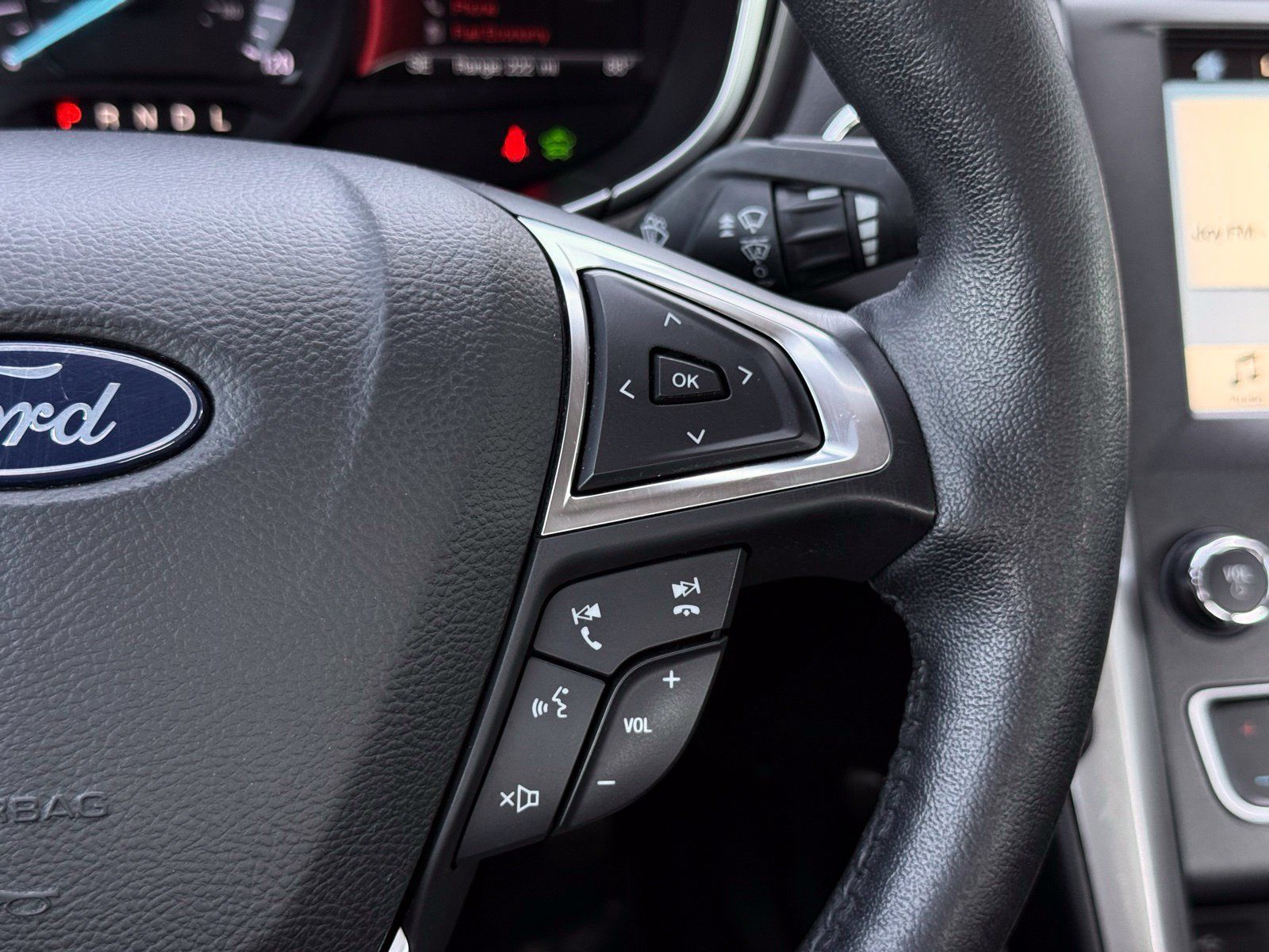 Used 2018 Ford Fusion SE w/ Equipment Group 602A FWD image 28