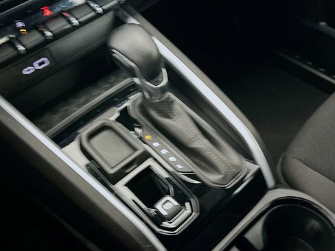 Used 2024 Chevrolet Colorado LT w/ LT Convenience Package image 24