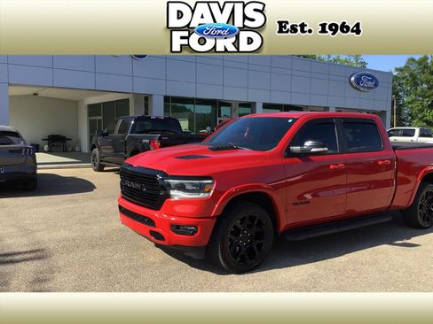 Used 2021 RAM 1500 Laramie AWD/4WD image 1