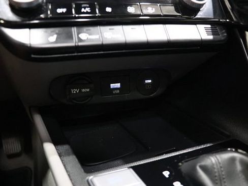 Used 2025 Hyundai Elantra SEL FWD image 24
