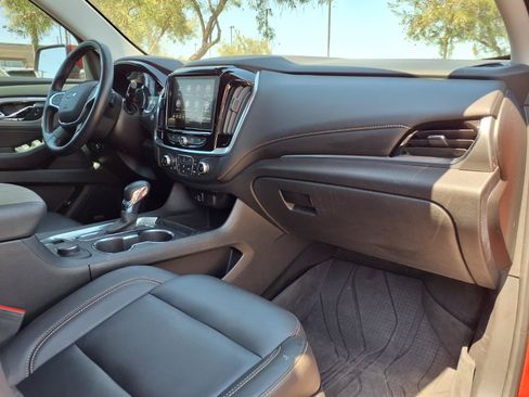 Used 2021 Chevrolet Traverse RS w/ LPO, Floor Liner Package FWD image 10