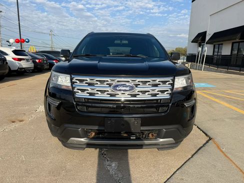 Used 2019 Ford Explorer XLT AWD/4WD image 2