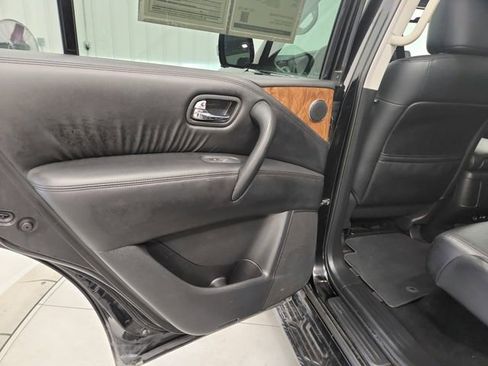 Used 2024 Nissan Armada SL image 40