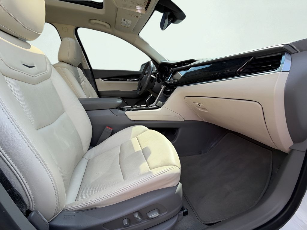 Used 2020 Cadillac XT6 Premium Luxury FWD image 31