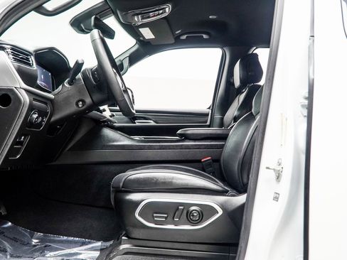 Used 2024 Jeep Wagoneer L Series II w/ Flexible Seating Group image 34