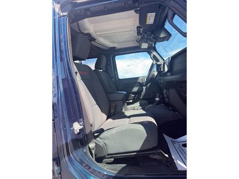 Certified 2025 Jeep Gladiator Rubicon w/ Convenience Group AWD/4WD image 16
