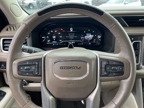 Used 2023 GMC Yukon XL Denali w/ Advanced Technology Package AWD/4WD image 16