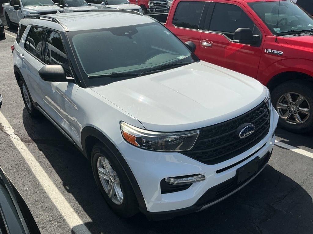 Used 2020 Ford Explorer XLT w/ Equipment Group 202A RWD image 11
