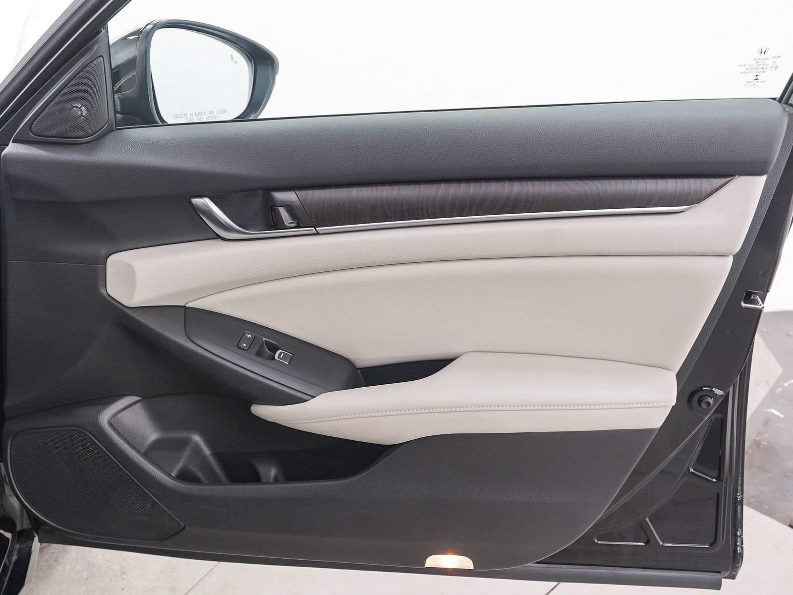 Used 2018 Honda Accord EX-L image 9