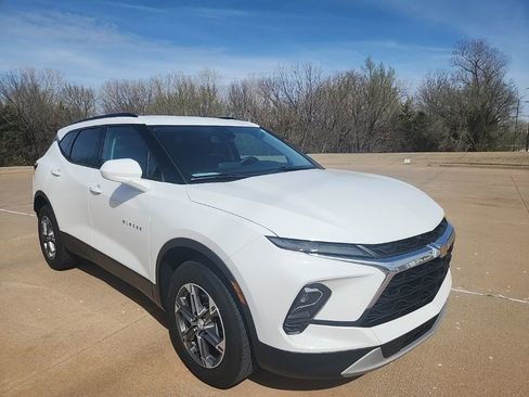 Used 2023 Chevrolet Blazer LT w/ Convenience Package FWD image 1