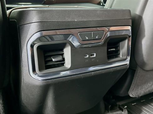Used 2024 GMC Sierra 2500 Denali Ultimate image 13