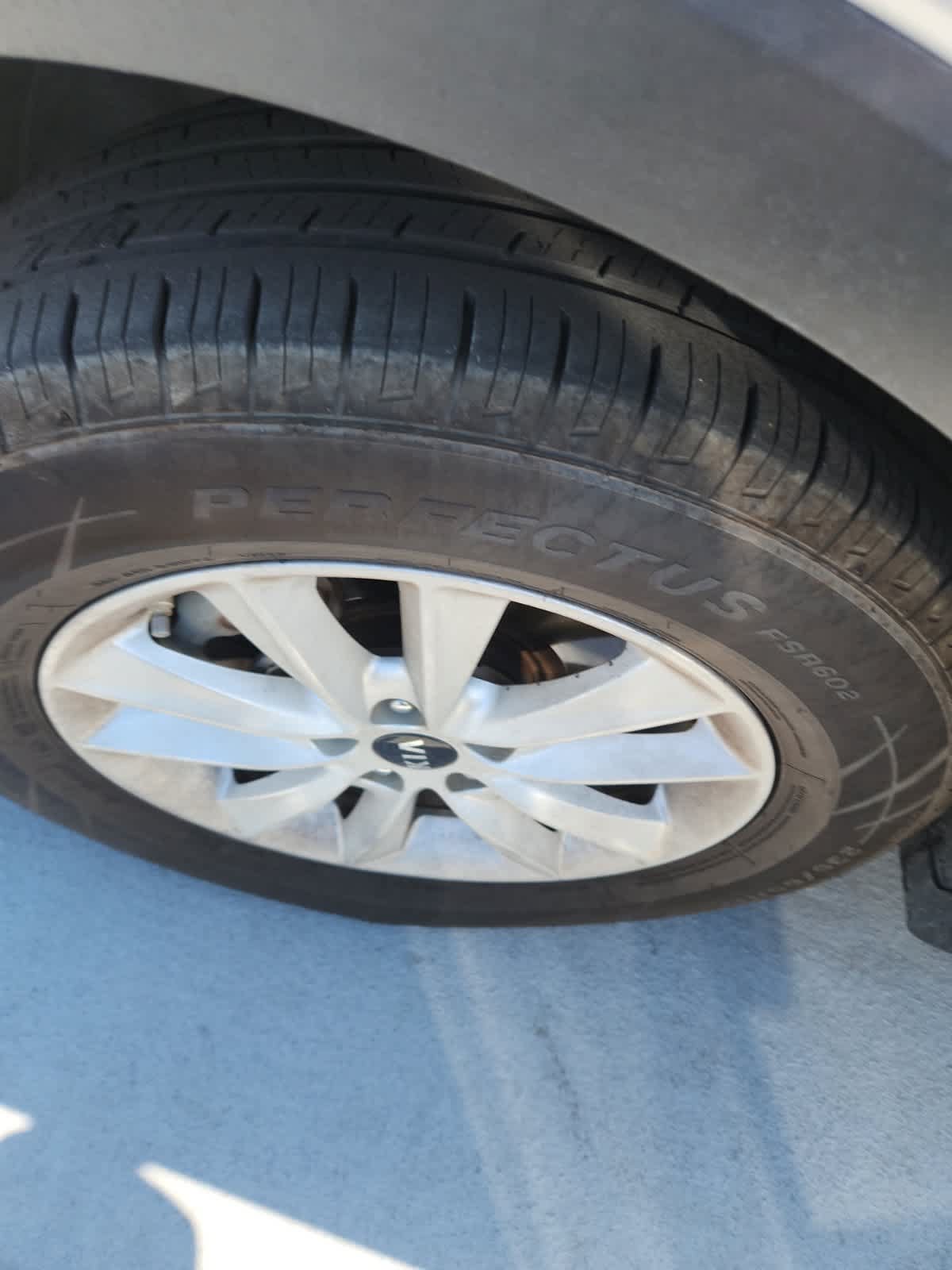 Used 2019 Kia Sorento FWD V6 image 13