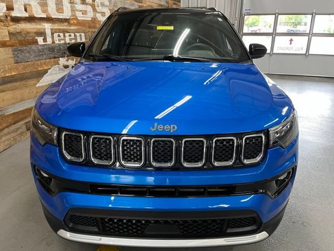 Used 2023 Jeep Compass Limited AWD/4WD image 5