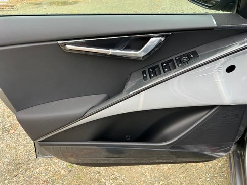 New 2025 Kia Niro EX w/ EX Cold Weather Package image 19