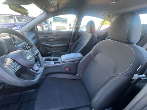 Used 2025 Nissan Sentra S image 36