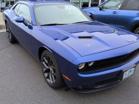 Used 2021 Dodge Challenger SXT w/ Blacktop Package image 7