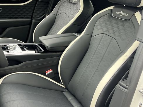 Used 2025 Bentley Flying Spur Plug-In Hybrid image 17