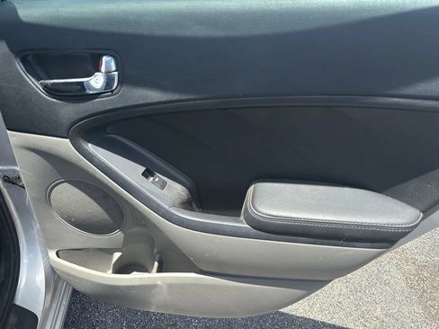 Used 2015 Kia Forte LX FWD image 12