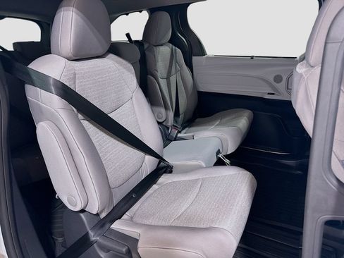 New 2026 Toyota Sienna LE FWD image 24