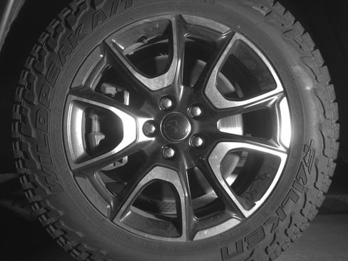 Used 2025 Jeep Compass Trailhawk AWD/4WD image 12
