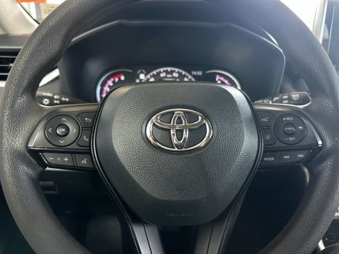Used 2024 Toyota RAV4 XLE FWD image 21