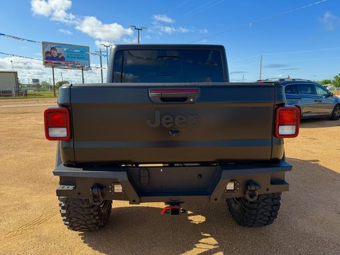 Used 2022 Jeep Gladiator Sport AWD/4WD image 9