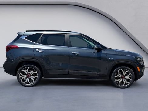 Used 2022 Kia Seltos SX w/ Sunroof Package AWD/4WD image 6