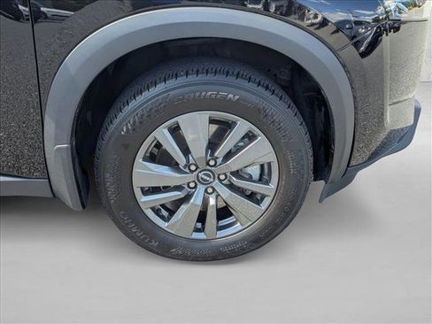 Used 2024 Nissan Pathfinder S image 11