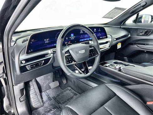 Used 2026 Cadillac Lyriq Sport image 10