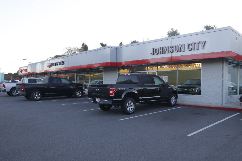 Used 2023 Chrysler Pacifica Touring-L FWD image 16