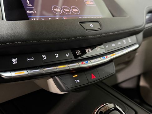Used 2023 Cadillac XT4 Luxury FWD image 30
