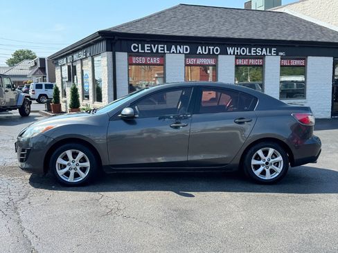 Used 2010 MAZDA MAZDA3 i Touring FWD image 2